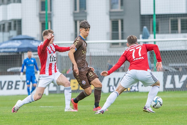 CBA官方：深圳注册外援杰里迈亚-蒂尔蒙 取消注册外援布克.